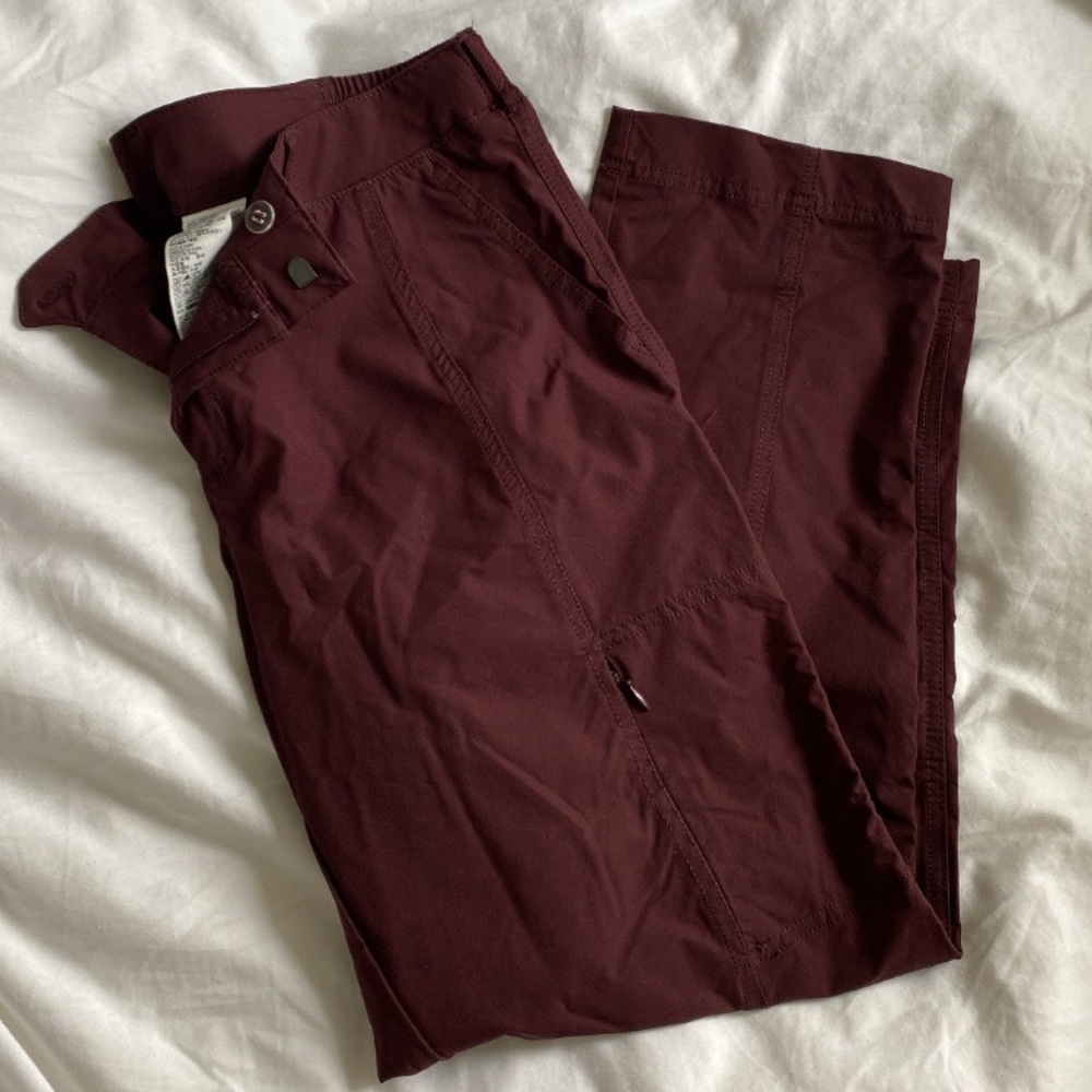 Cropped cargo pants
